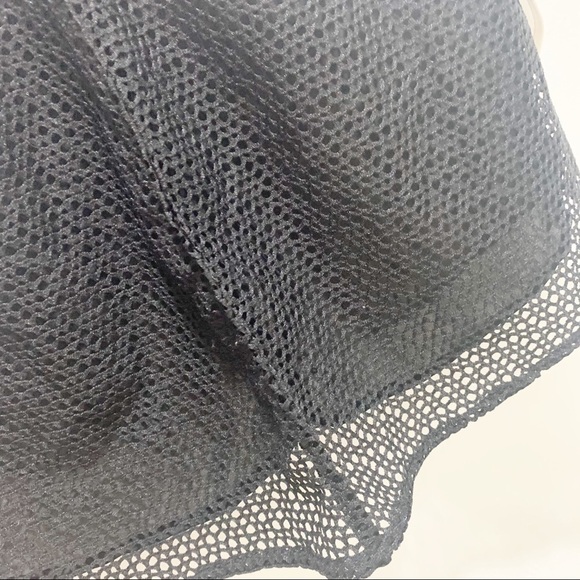 CABI DOMINO BLOUSE Black White Split Back Mesh - Picture 6 of 7